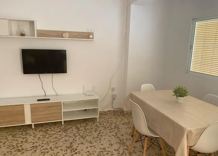 Casa Vacacional En Zona Centrica En Conil Familias Y Parejas * Conil De La Frontera